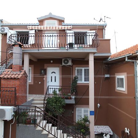 Apartment Jure Трогир Экстерьер фото