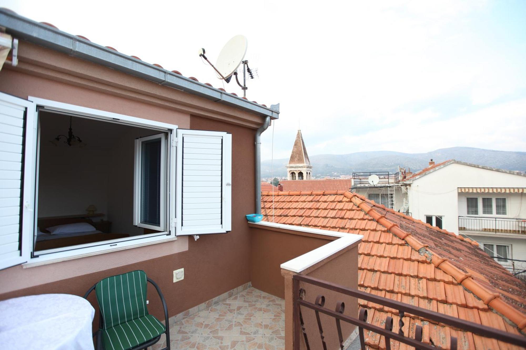 Apartment Jure Трогир Экстерьер фото