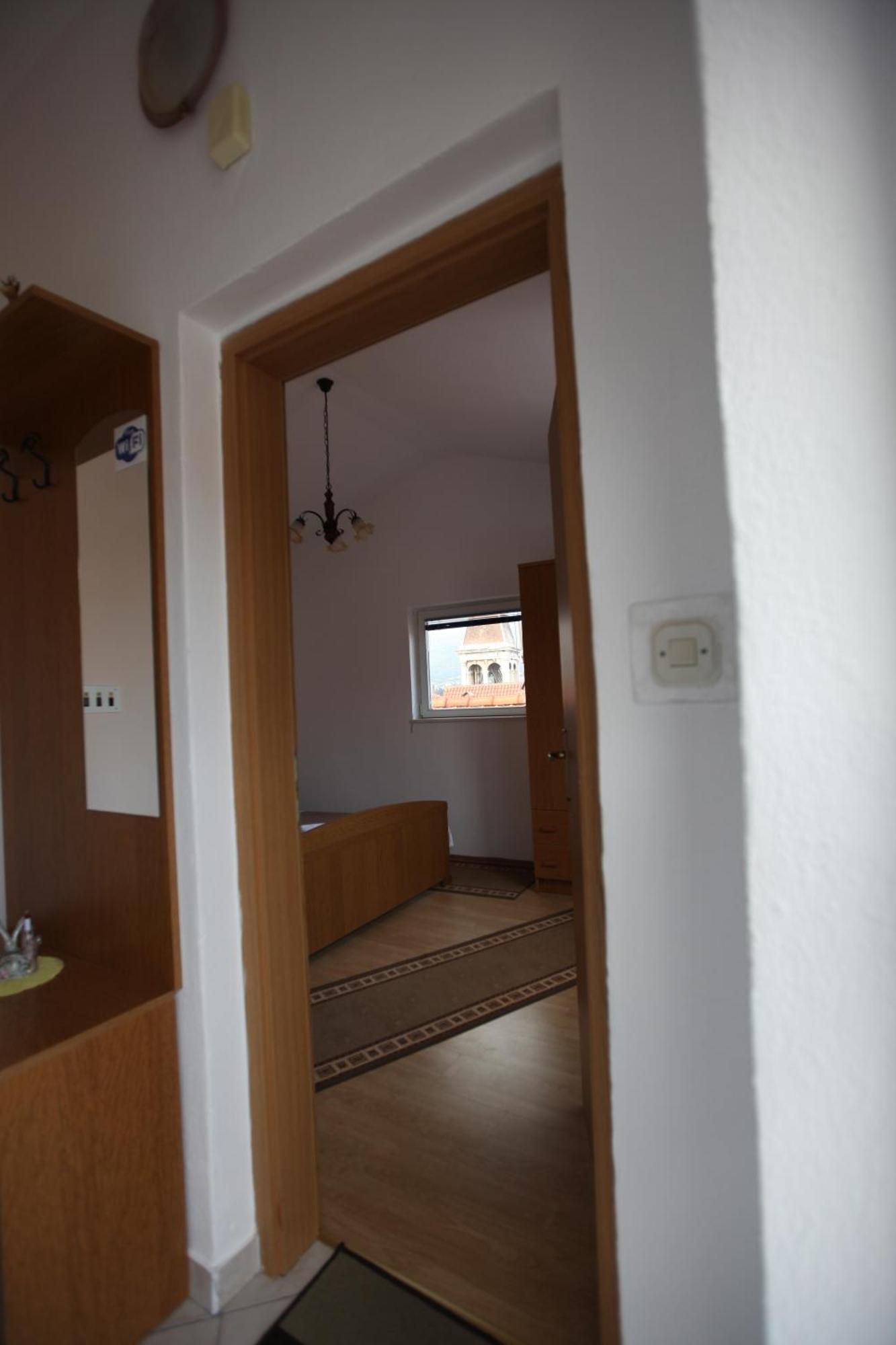 Apartment Jure Трогир Экстерьер фото