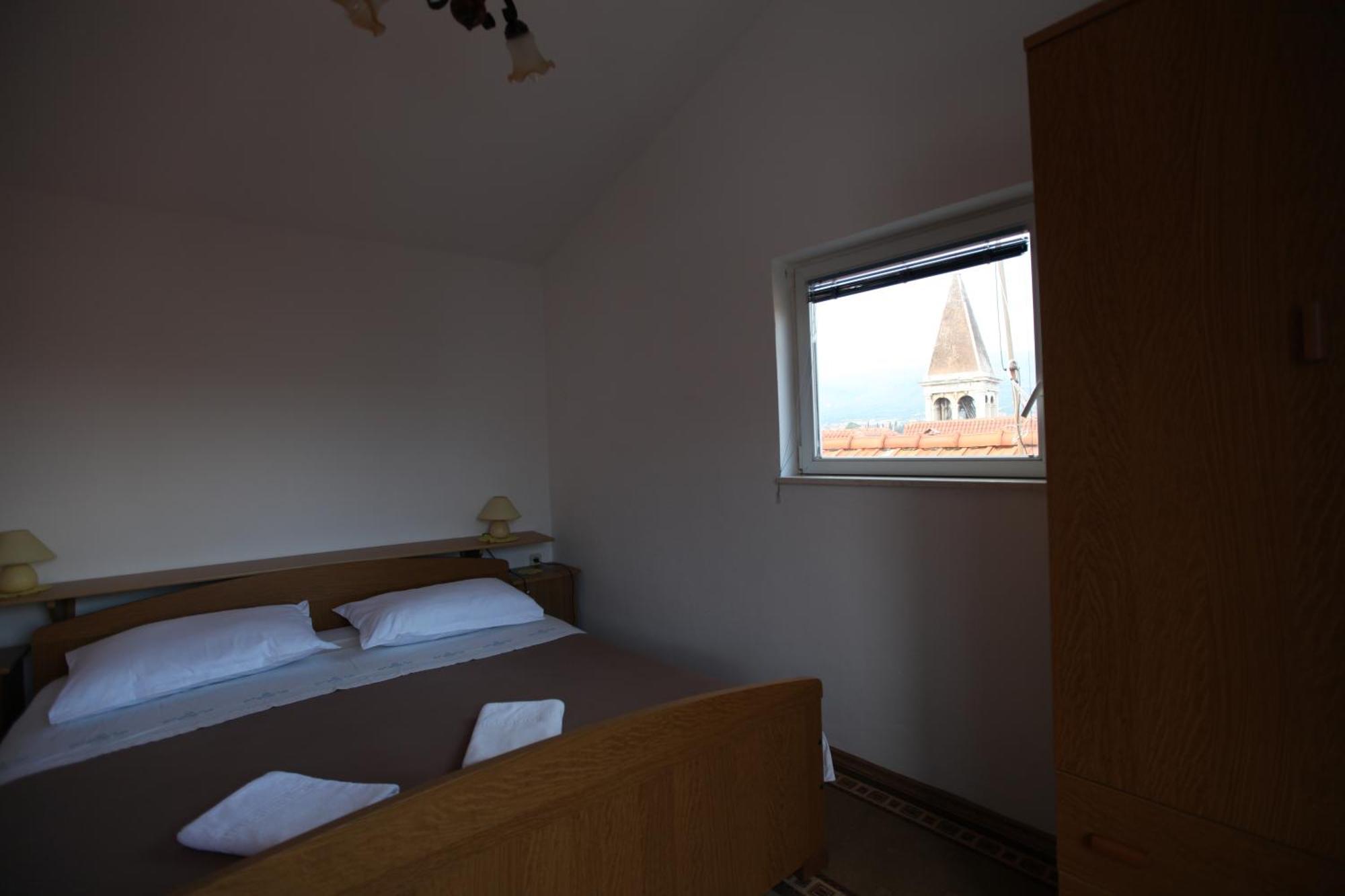 Apartment Jure Трогир Экстерьер фото
